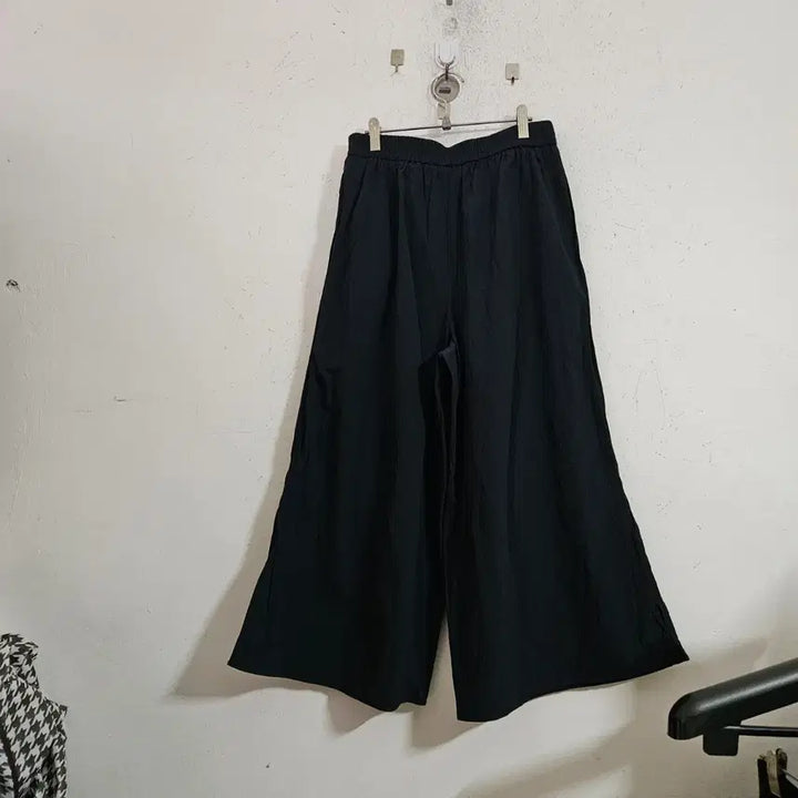 [BUNJANG] Black Wide Culottes Pants / 블랙 와이드 큐롯 팬츠