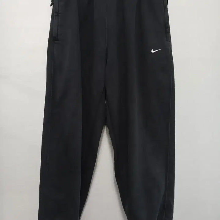 [BUNJANG] Nike Swoosh Black Training Jogger Pants / 나이키 스우시 블랙 트레이닝 조거팬츠