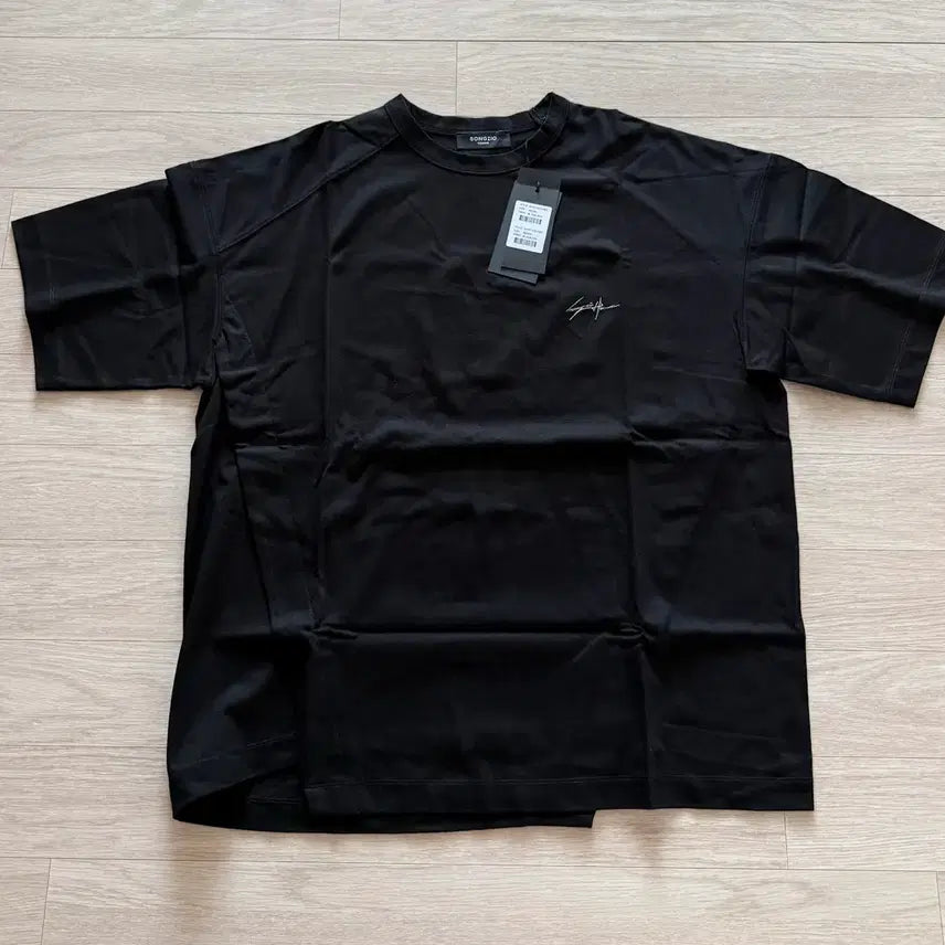 [BUNJANG] SONGZIO Asymmetric Autograph T-Shirt Black / 송지오 어시메트릭 티셔츠 블랙 - 46 사이즈