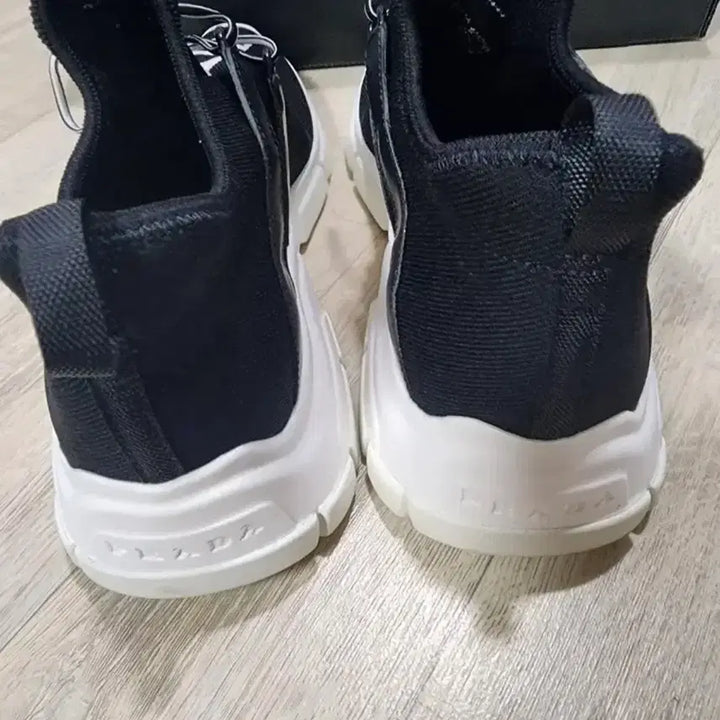 [BUNJANG] Prada Knit Sneakers / 프라다 니트 스트커즈