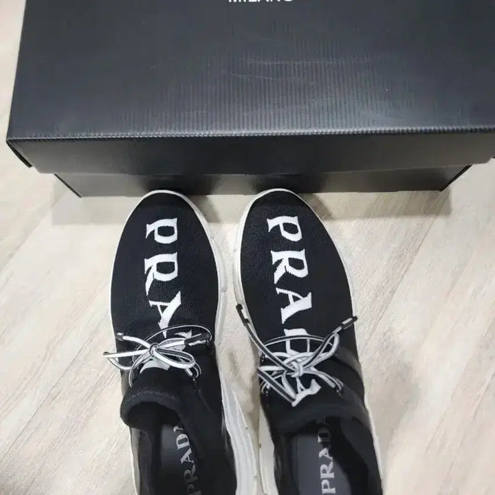 [BUNJANG] Prada Knit Sneakers / 프라다 니트 스트커즈