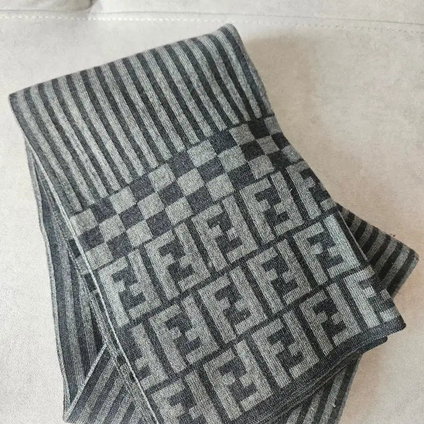 [BUNJANG] Fendi FF Logo Muffler / 펜디 FF 로고 머플러/목도리
