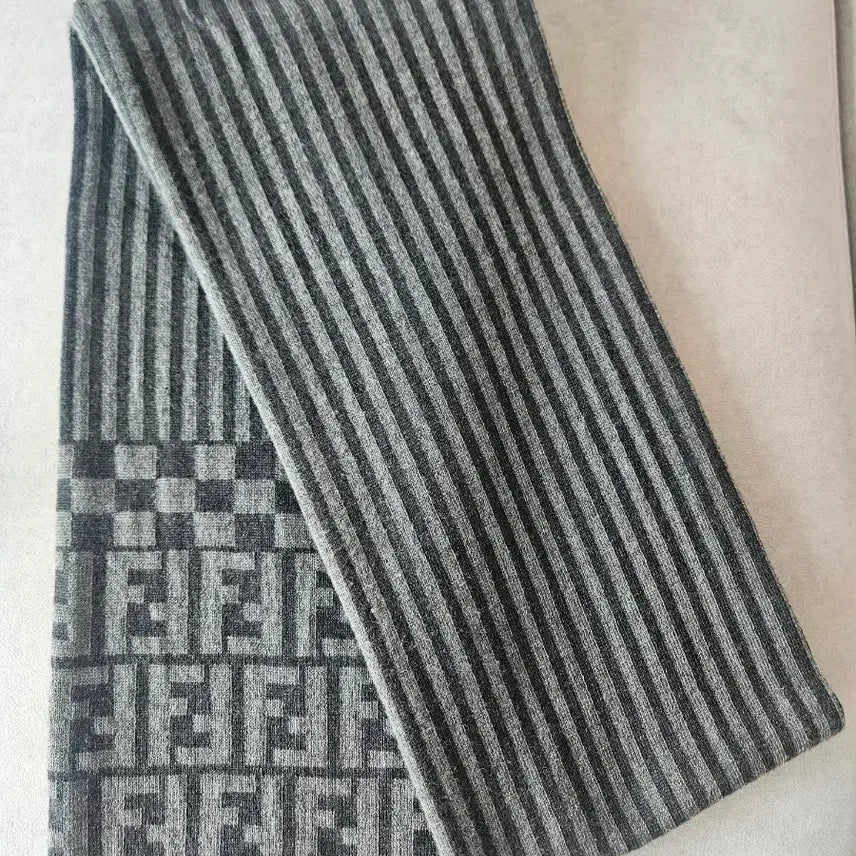 [BUNJANG] Fendi FF Logo Muffler / 펜디 FF 로고 머플러/목도리