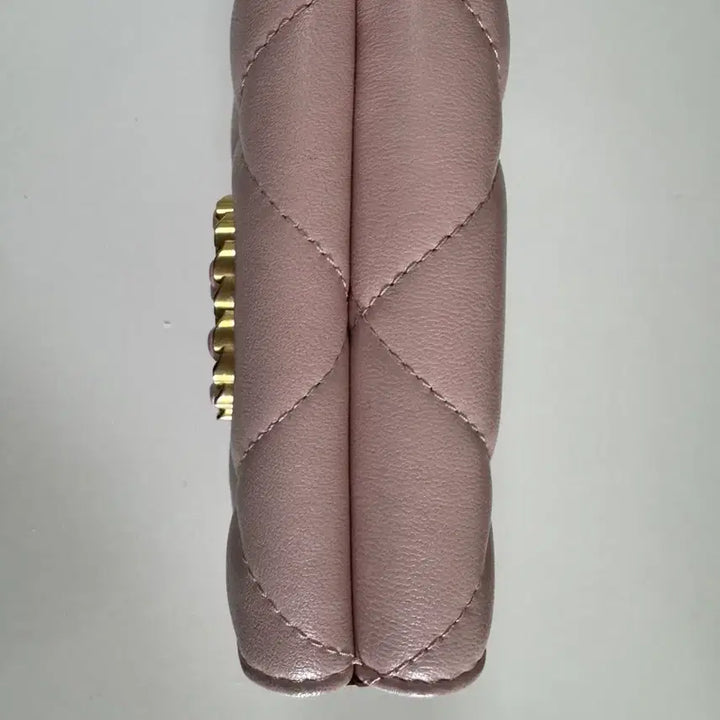 [BUNJANG] Chanel 19 Wallet Pink GHW / 샤넬 19 지갑