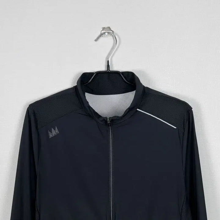 [BUNJANG] Rose Shell Basquiat Slim Fit Training Jacket / 장미쉘 바스키아/블랙 트레이닝 자켓 점퍼 L 100/라덴