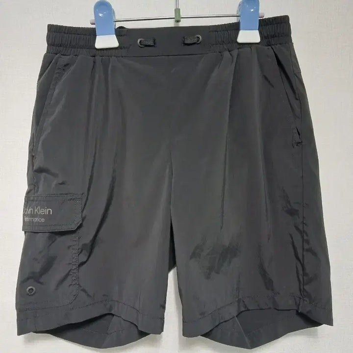 [BUNJANG] Calvin Klein Performance Black Shorts / 캘빈클라인 퍼포먼스 블랙 반바지