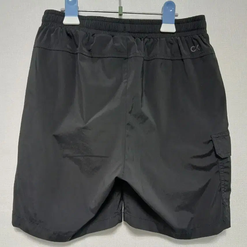 [BUNJANG] Calvin Klein Performance Black Shorts / 캘빈클라인 퍼포먼스 블랙 반바지
