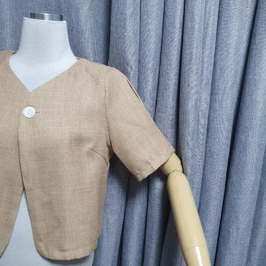 [BUNJANG] Padded Beige Jacket / 패드 베이지 자켓