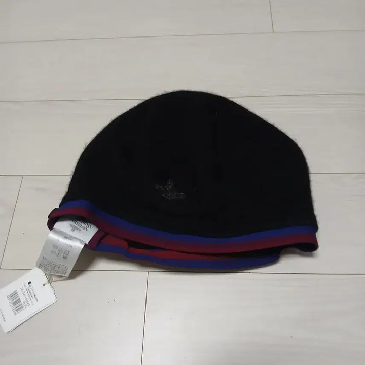 [SOLD OUT] 새상품 비비안웨스트우드 베레모