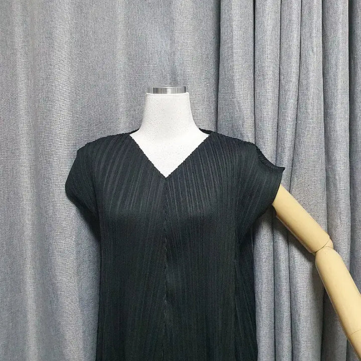 [BUNJANG] Black Pleated Blouse / 블랙 플리츠 블라우스