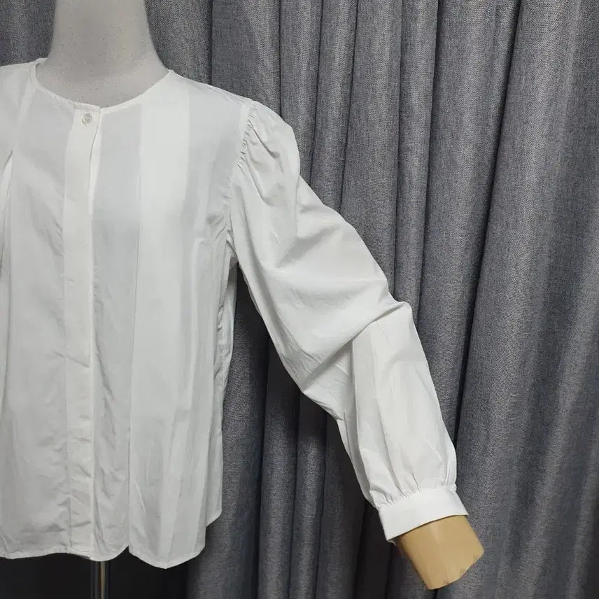 [BUNJANG] Pinched White Cool Blouse / 핀턱 화이트 쿨 블라우스