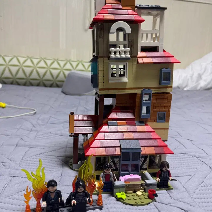 [BUNJANG] Compatible Harry Potter The Burrow Attack Building Set / 레고호환 해리포터 버로우 공격