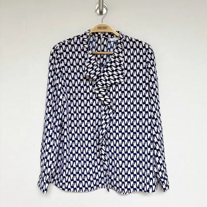 [BUNJANG] ME:SENSE Patterned Frill Blouse / ME:SENSE 패턴 프릴 블라우스