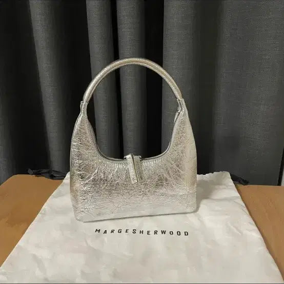 [BUNJANG] Magishwood Mini Hobo Bag Silver / 마지셔우드 미니 호보백 실버 (정가 249,000원) (HOBO MINI