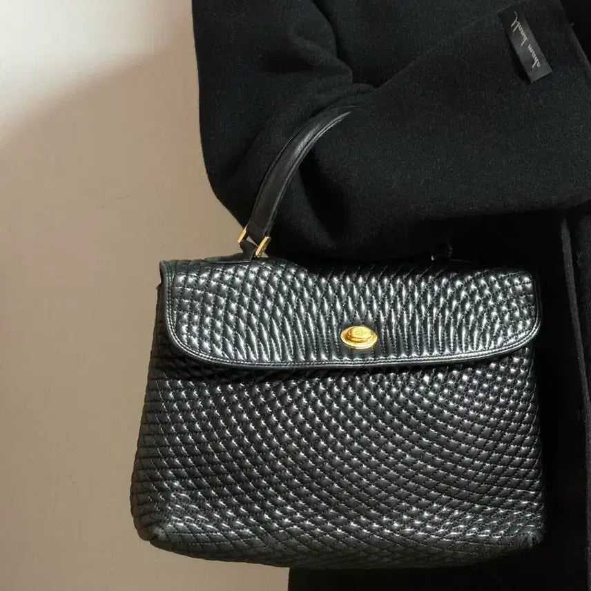 [BUNJANG] Bally Black Quilted Leather Handbag / Bally 발리 블랙 퀼팅 레더 핸드백