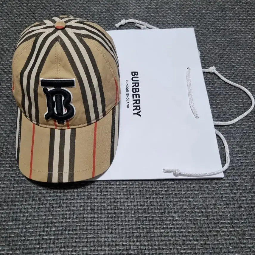 [BUNJANG] Burberry Check Pattern Baseball Cap / 버버리 볼캡 모자