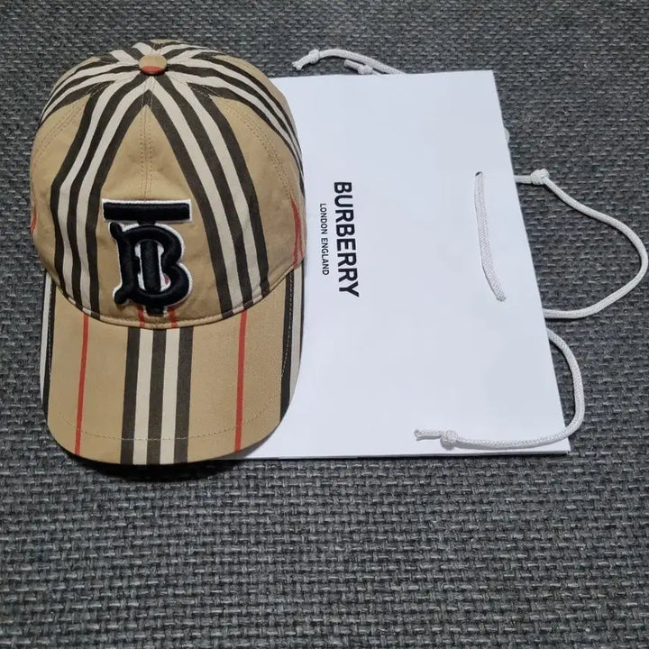 [BUNJANG] Burberry Check Pattern Baseball Cap / 버버리 볼캡 모자