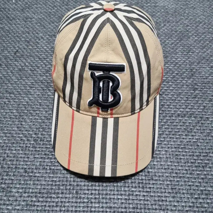 [BUNJANG] Burberry Check Pattern Baseball Cap / 버버리 볼캡 모자