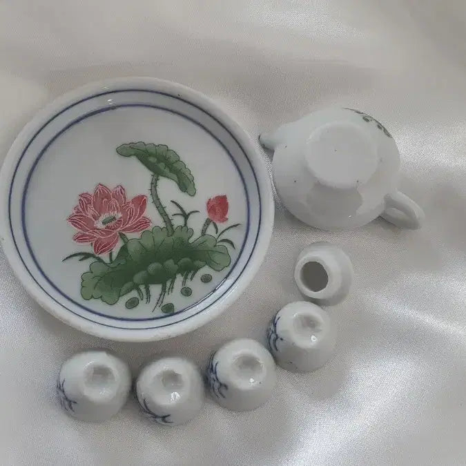 [BUNJANG] Miniature Ceramic Tea Set - Lotus Pattern / 미니어처 도자기 다기 세트 (인형의 집 소품)