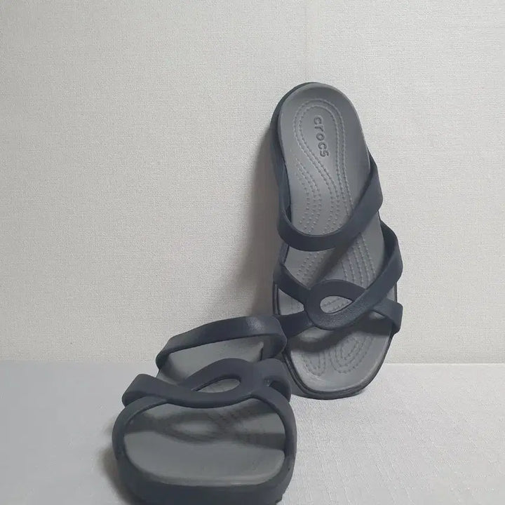 [BUNJANG] Crocs Melin Twist Sandals Black W8 / 250mm 크록스 멜린 트위스트 샌들 블랙 W8