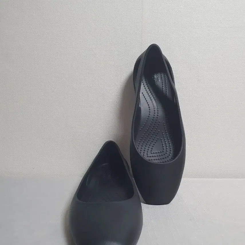 [BUNJANG] Crocs Sloane Flat Shoes Black / 230mm 크록스 슬론 플랫슈즈 블랙