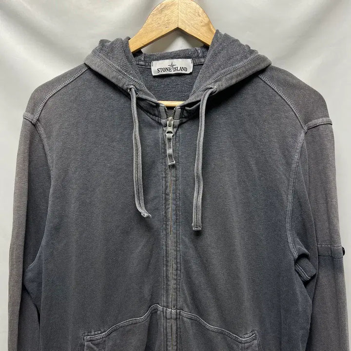 [BUNJANG] Stone Island Charcoal Hooded Zip-Up (Patch Missing) / [QR정품/105] 스톤아일랜드 차콜 후드집업 (와펜분실)