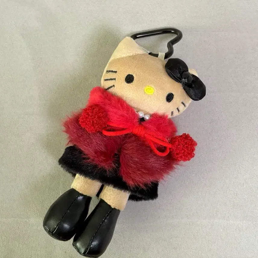 [BUNJANG] Hello Kitty Long-Legged Plush Keyring Red Fur Coat / 롱다리키티 헬로키티 인형 키링 레드 퍼 코트