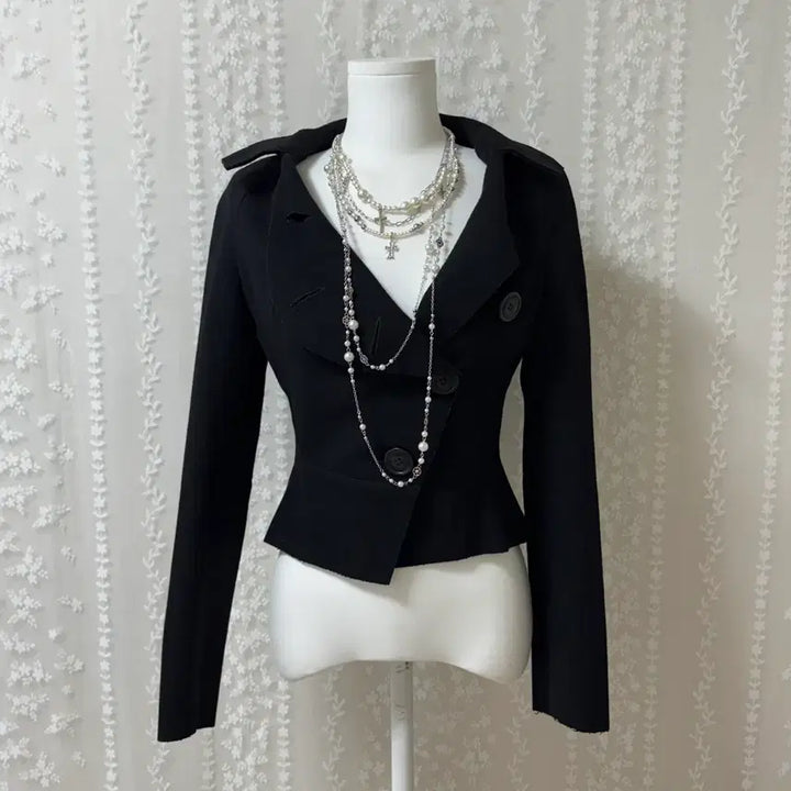 [BUNJANG] Vivienne Westwood Asymmetrical Curved Button Wool Short Jacket / 비비안웨스트우드 블랙 비대칭 곡선형 버튼업 울 숏 자켓 38