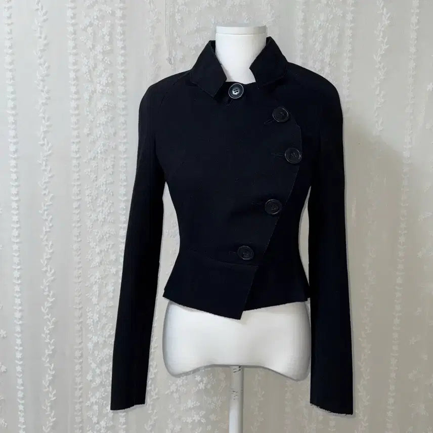 [BUNJANG] Vivienne Westwood Asymmetrical Curved Button Wool Short Jacket / 비비안웨스트우드 블랙 비대칭 곡선형 버튼업 울 숏 자켓 38