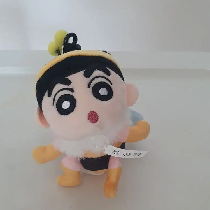 [BUNJANG] Crayon Shin-chan Bee Plush Keychain (New) / 짱구 꿀벌 인형 키링 새상품