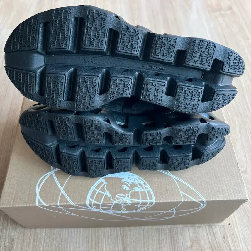 [BUNJANG] Kith K-Tech 1 Running Shoes / 온러닝 X 키스 K-Tech 1 [250]