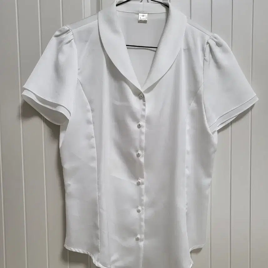 [BUNJANG] Baychic White Short-Sleeve Blouse M / [Baychic] 화이트 반팔 블라우스 M