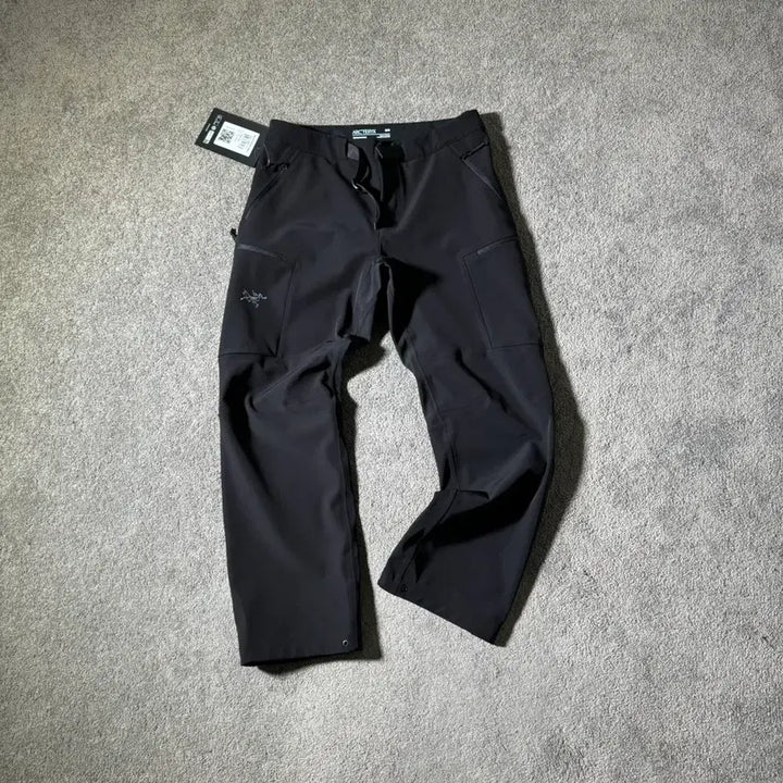 [SOLD OUT] 당일발송 아크테릭스 바지 팬츠 그레이 스몰로고 캐쥬얼