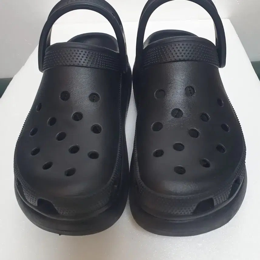 [BUNJANG] Crocs Black Platform Sandals Slippers (255-260mm) / 크록스 검정색 샌들 키높이 슬리퍼 255~260mm