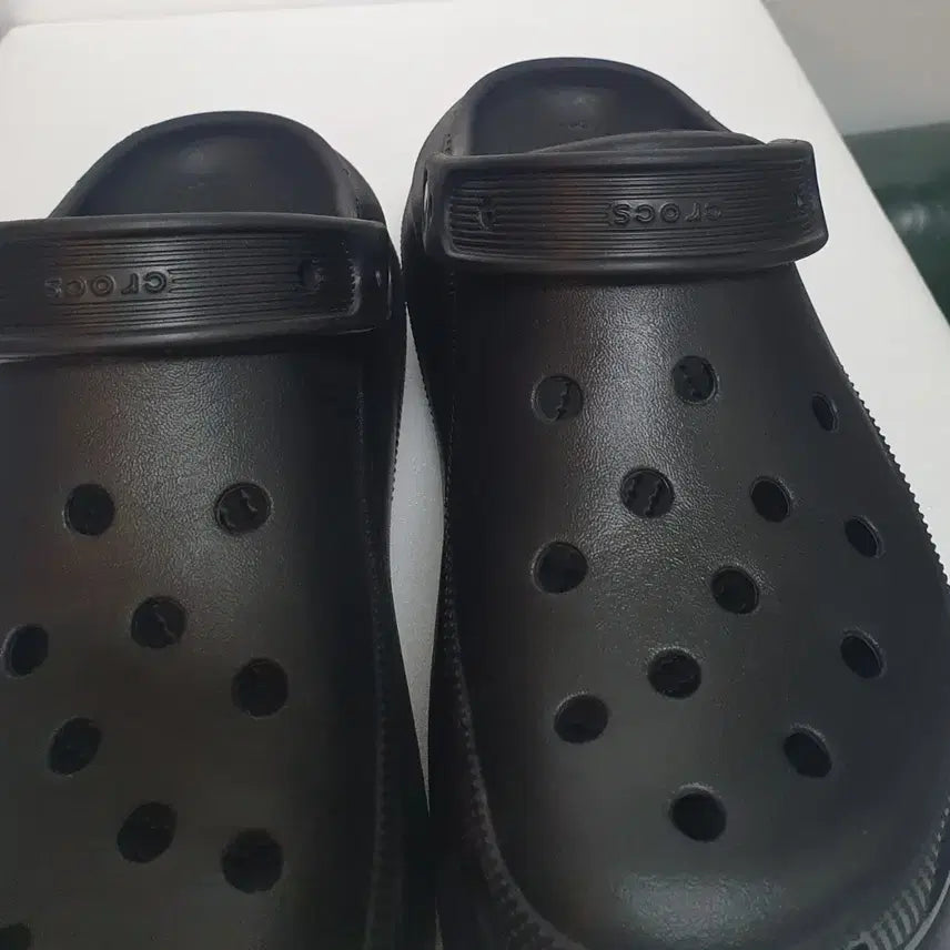 [BUNJANG] Crocs Black Platform Sandals Slippers (255-260mm) / 크록스 검정색 샌들 키높이 슬리퍼 255~260mm