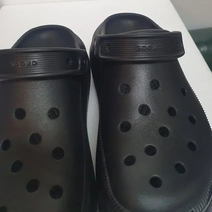 [BUNJANG] Crocs Black Platform Sandals Slippers (255-260mm) / 크록스 검정색 샌들 키높이 슬리퍼 255~260mm