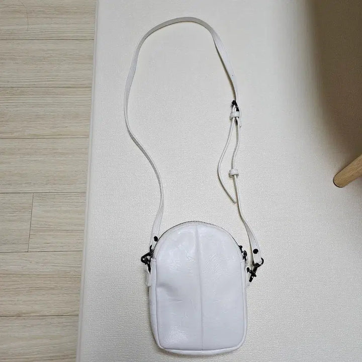 [BUNJANG] Mini Crossbody Bag - White / (실착2회) 미니크로스백 화이트 가방