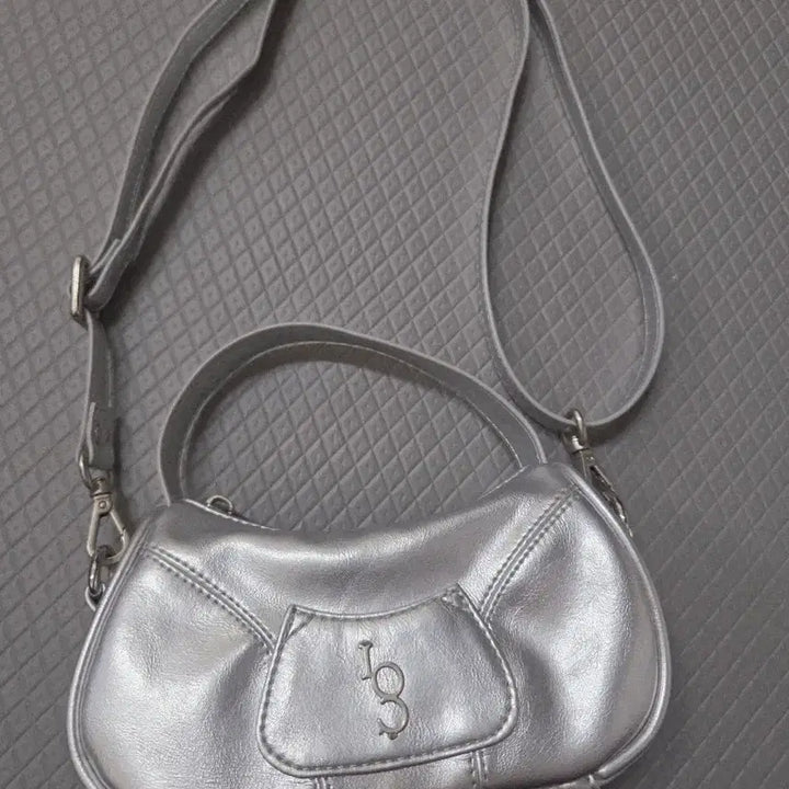 [BUNJANG] Silver Mini Shoulder Bag / 실버 미니 숄더백