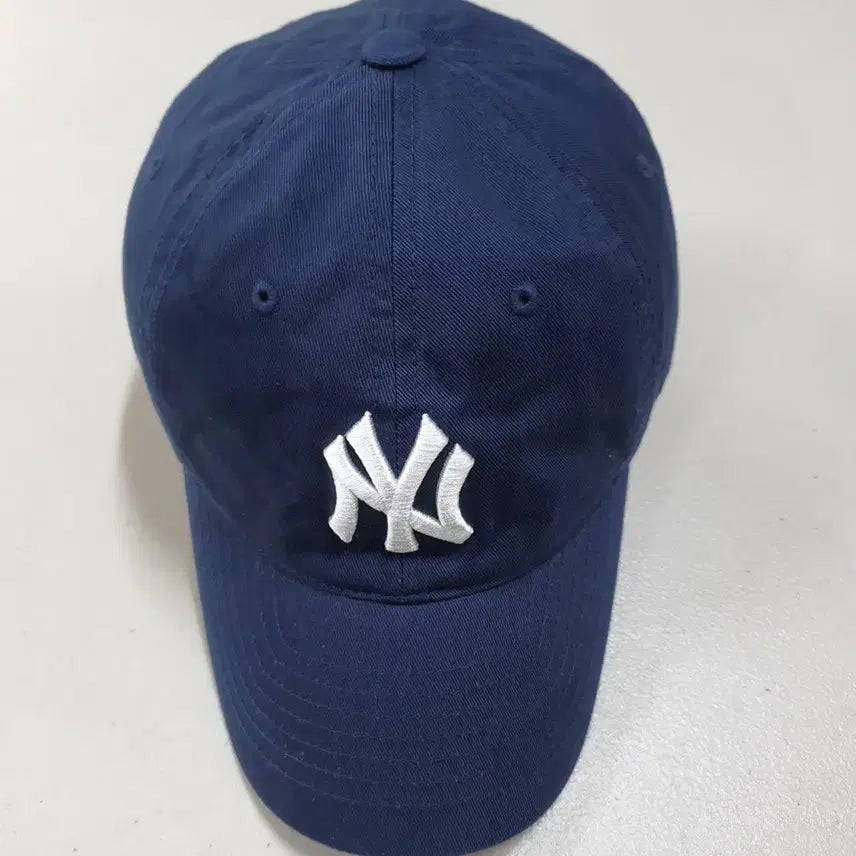 [BUNJANG] MLB Unstructured Ball Cap Navy / MLB 공용 네이비 언스트럭쳐 볼캡 모자 free