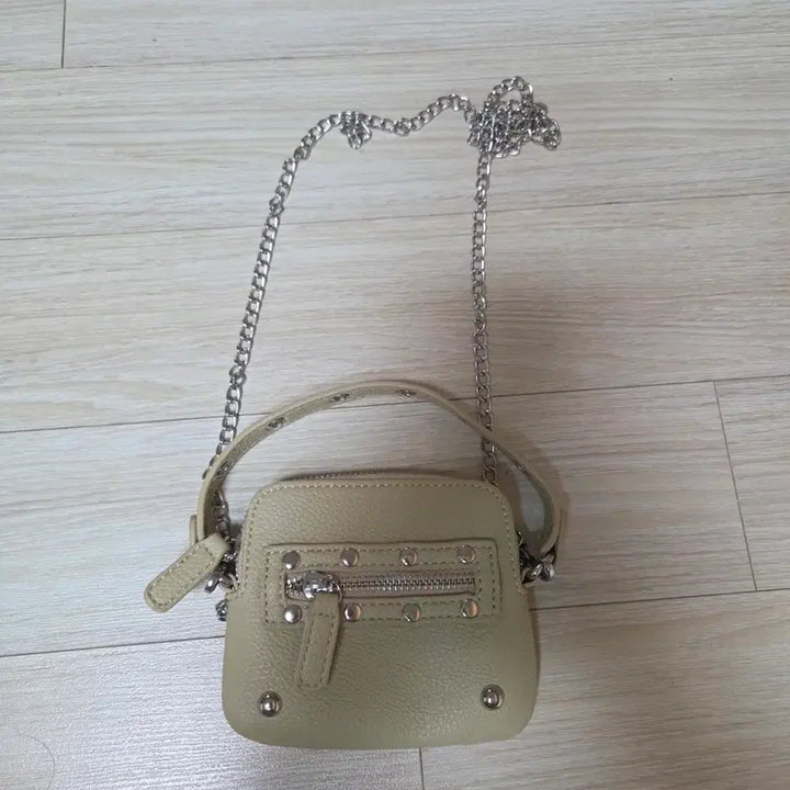 [BUNJANG] Mini Crossbody Bag with Chain - Beige / (실착1회) 베이지 체인 미니크로스백