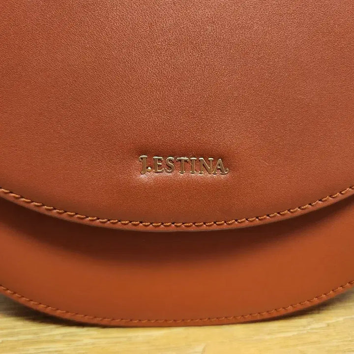 [BUNJANG] J.ESTINA Half Moon Shoulder Bag / 제이에스티나 하프문 숄더백
