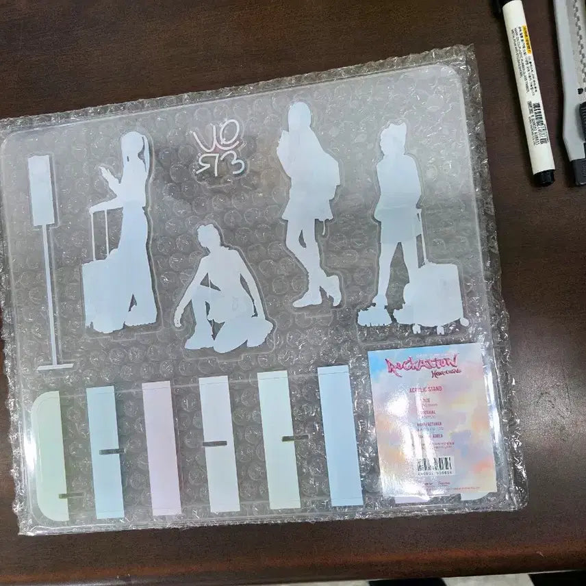 [BUNJANG] QWER Homecoming Acrylic Stand / QWER 홈커밍 아크릴 스탠드 새상품 3.8에 판매합니다