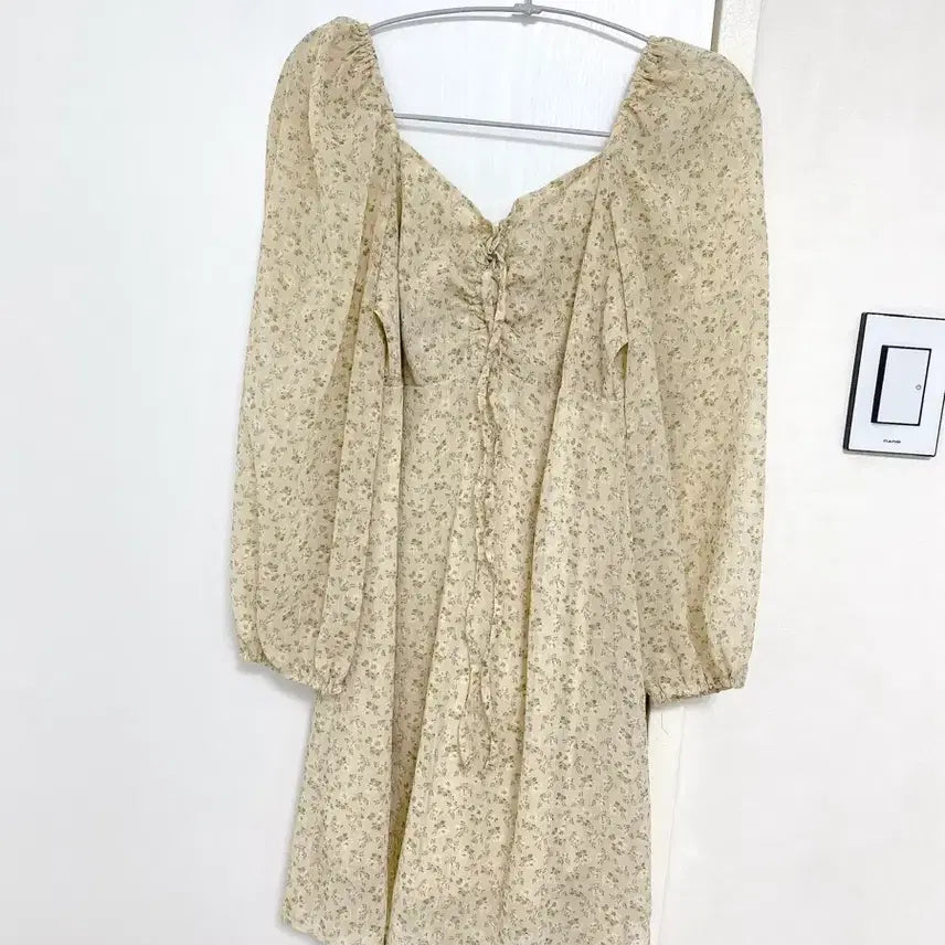 [BUNJANG] Lightweight Summer Dress / 하늘하늘 원피스