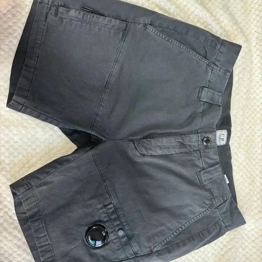 [BUNJANG] CP Company Lens Cargo Shorts / cp컴퍼니 렌즈 반바지 판매