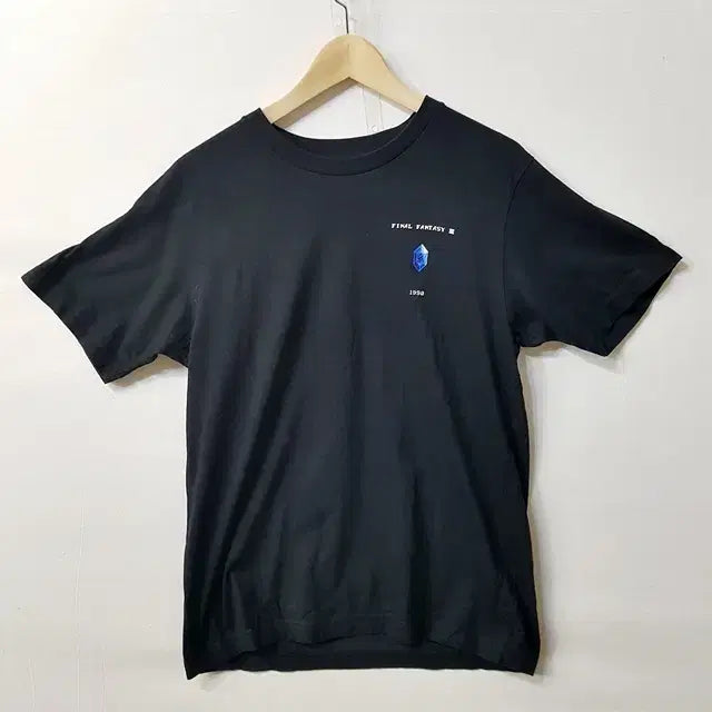 [BUNJANG] Uniqlo Final Fantasy 35th Anniversary T-Shirt Black / 파이널 판타지3 35주년 기념 유니클로 티셔츠 블랙