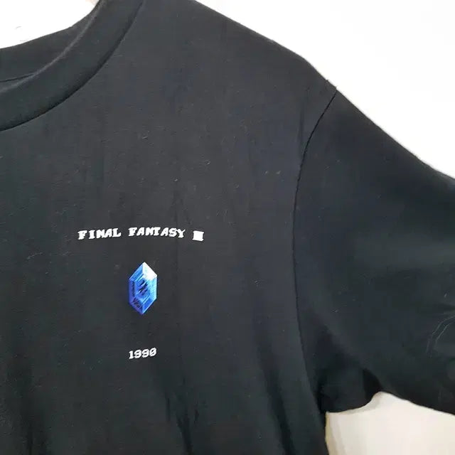 [BUNJANG] Uniqlo Final Fantasy 35th Anniversary T-Shirt Black / 파이널 판타지3 35주년 기념 유니클로 티셔츠 블랙