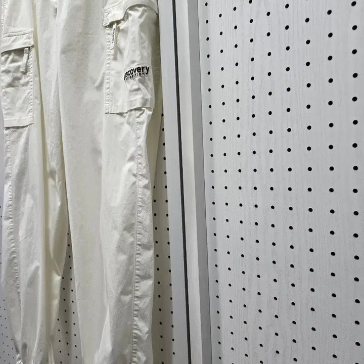 [BUNJANG] Discovery Ivory White Cargo Jogger Pants (Size 26) / (1548)디스커버리 아이보리화이트 카고 조거팬츠26(67)