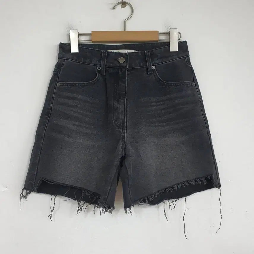 [BUNJANG] Matinkim Black Denim Shorts / 마뗑킴 여성 24년 흑청 데님 반바지 26