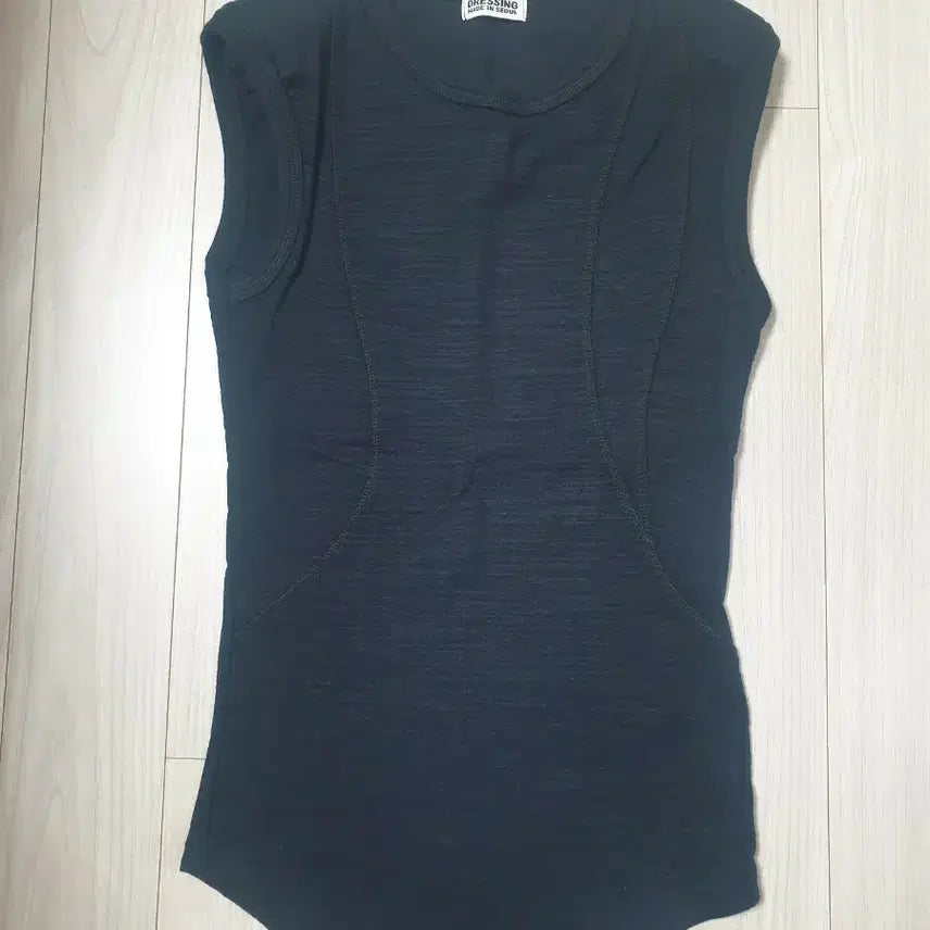 [BUNJANG] Topdressing Shoulder Pad Sleeveless T-shirt / 탑드레싱 어깨패드나시