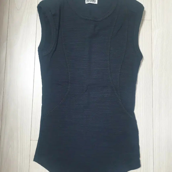 [BUNJANG] Topdressing Shoulder Pad Sleeveless T-shirt / 탑드레싱 어깨패드나시